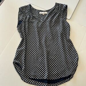 Loft v-neck top. Size small.